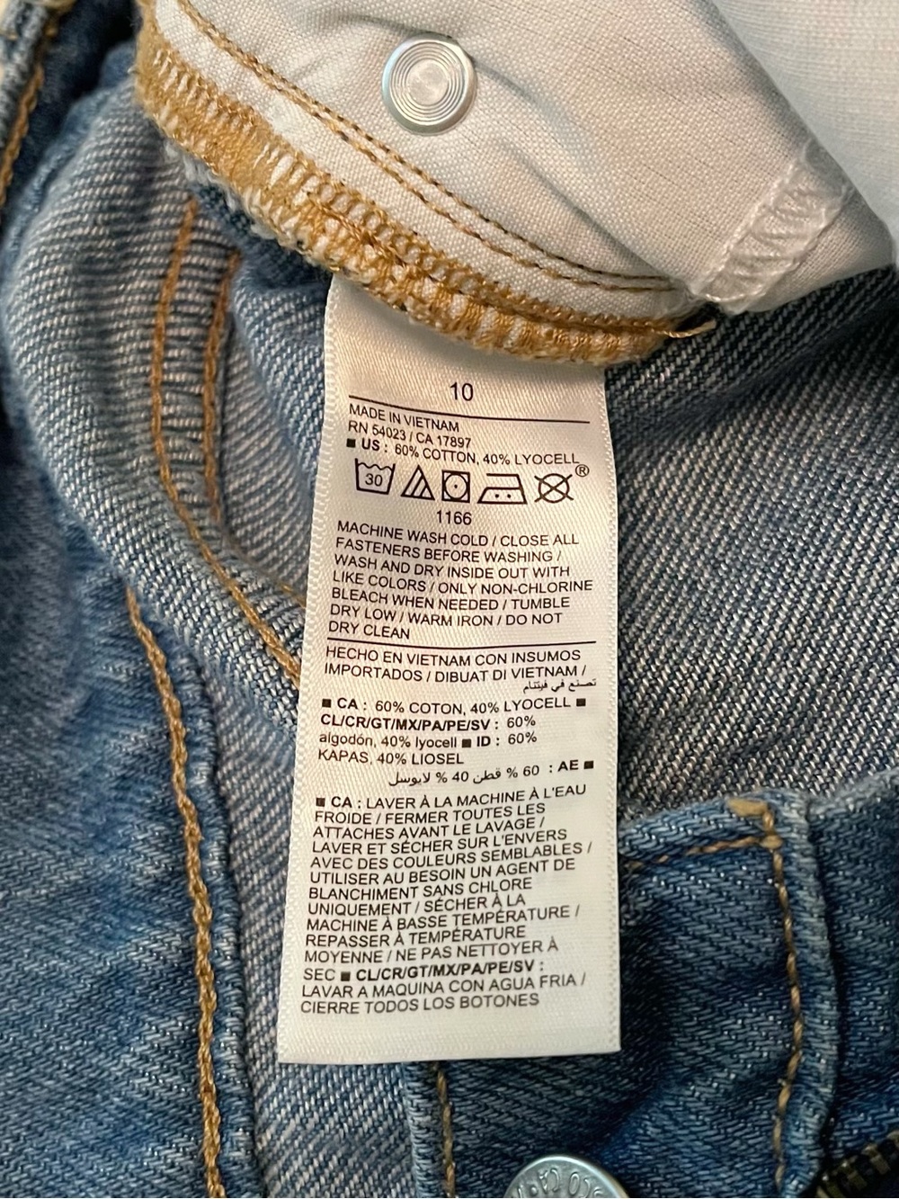 NWT Old Navy Women’s Mid-Rise Baggy A-Line 5” Inseam Blue Jean Shorts (size 10) - Picture 4 of 7